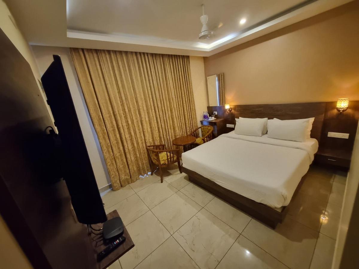 Plutus Residency Hotel Auroville Exterior photo