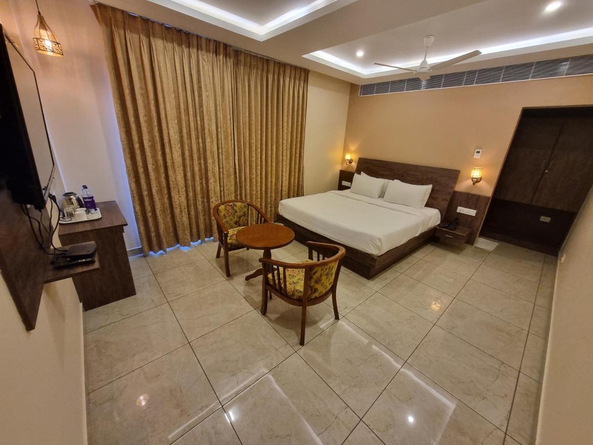 Plutus Residency Hotel Auroville Exterior photo