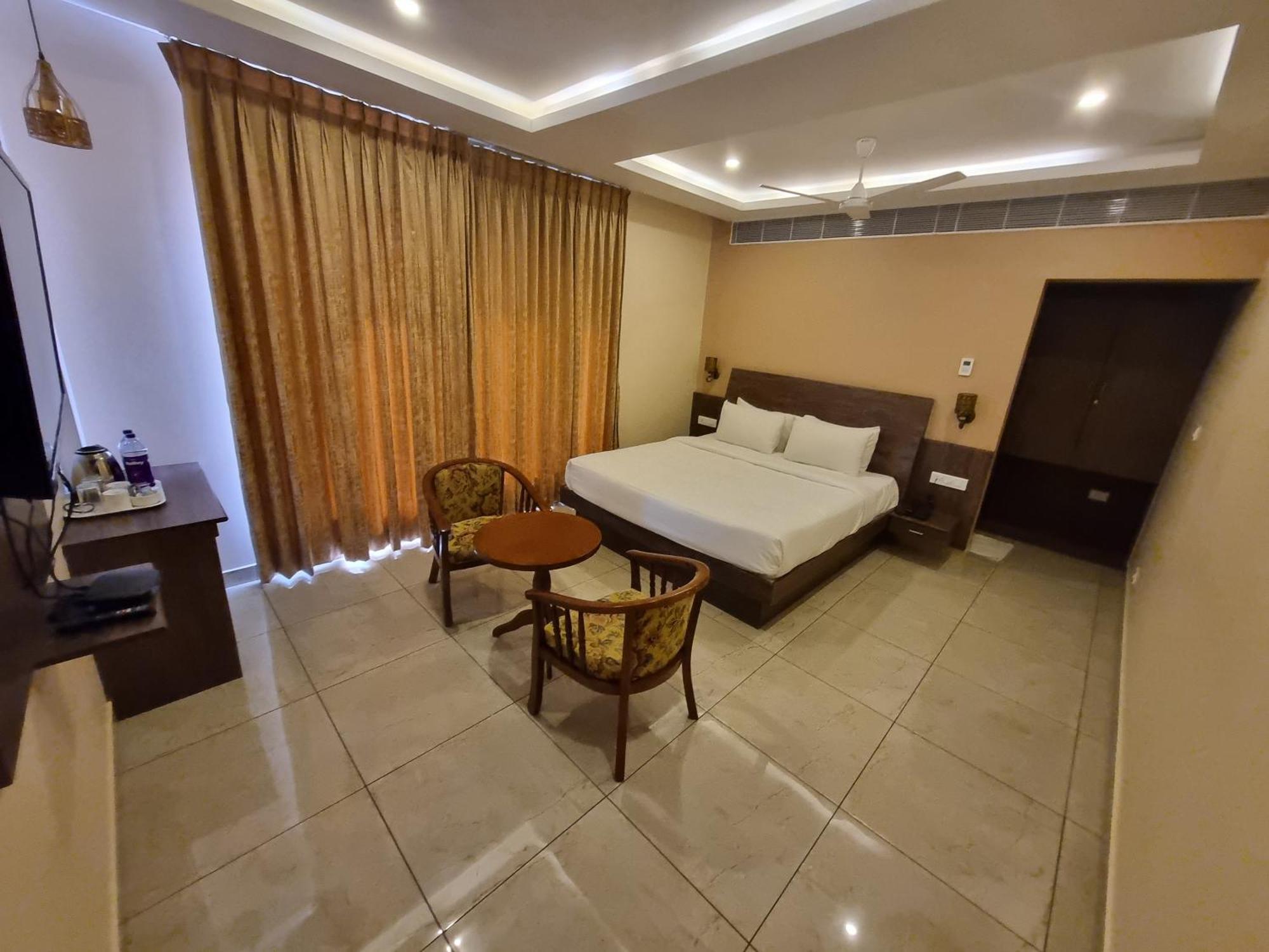 Plutus Residency Hotel Auroville Exterior photo